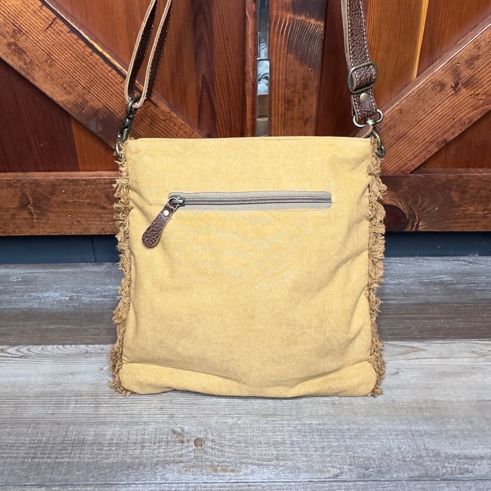 Myra Bag Purse Prairie Lace Shoulder Bag in Cottage White - Picture 3 of 10